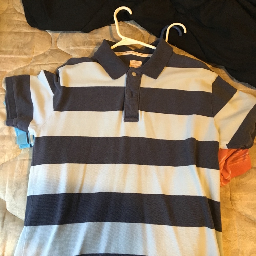 Men’s Polo Style Shirt